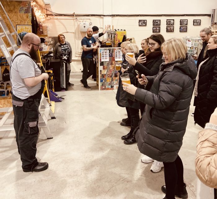 Liverpool: Brewery Bus Tour with 12 Beer and Pizza - Group size and the social side