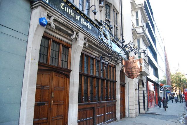 London: 2-Hour Historic Pub Tour - London’s oldest drinking places and back-alley stories