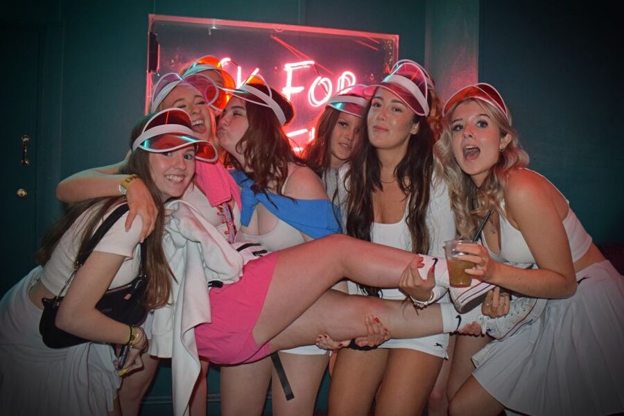 London: Bar and Club Crawl to 5 Central London Venues - What the free entry is really worth
