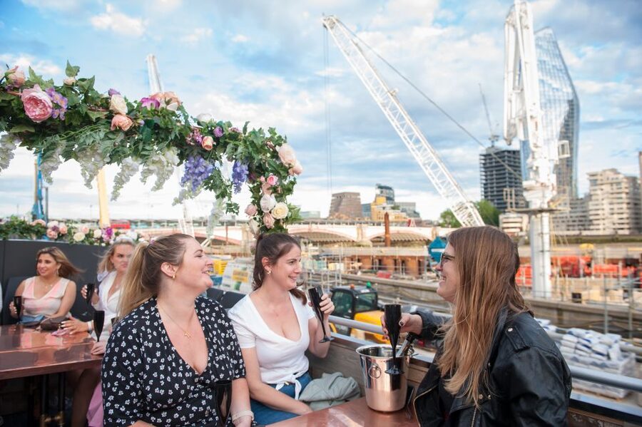 London: Bar Bus Tour by Tootbus - Big Ben, Parliament, and the London Eye