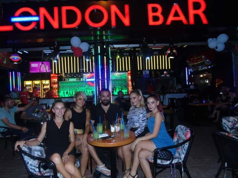 London Bar Meetup: Entry, Safe Original Drink & Transfer - What the London Bar meetup actually is