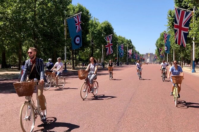 London Bike Tour: Landmarks, Secret Gems, Pub Stop & Street Art - Starting at Hercules Road and getting comfortable