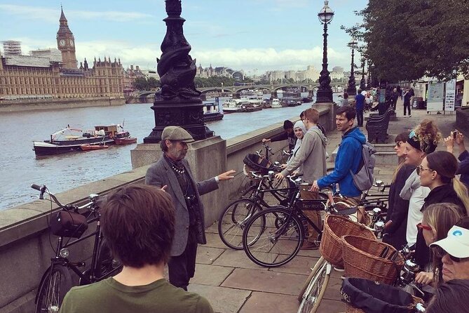 London Bike Tour: Landmarks, Secret Gems, Pub Stop & Street Art - Westminster backstreets, Smith Square, and Dean’s Yard