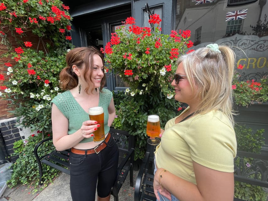 London: Great British Pubs Walking Tour - What the small-group atmosphere adds