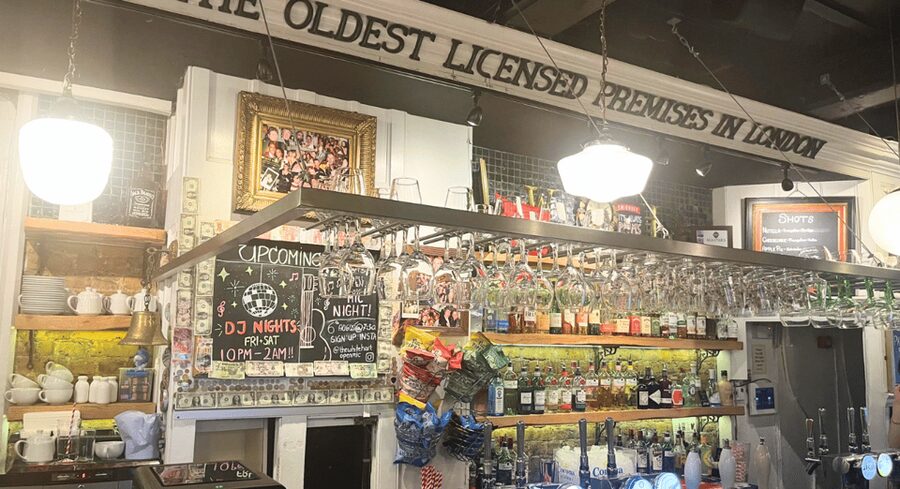 London: Historic London Pub Walking Tour - Four pubs, one useful slice of London