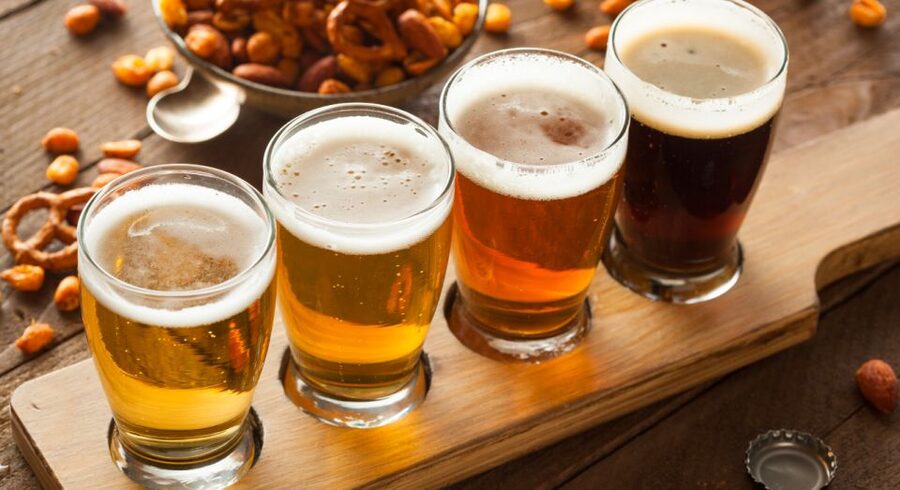 London: Historic London Pub Walking Tour - A walking tour for adults with steady footing