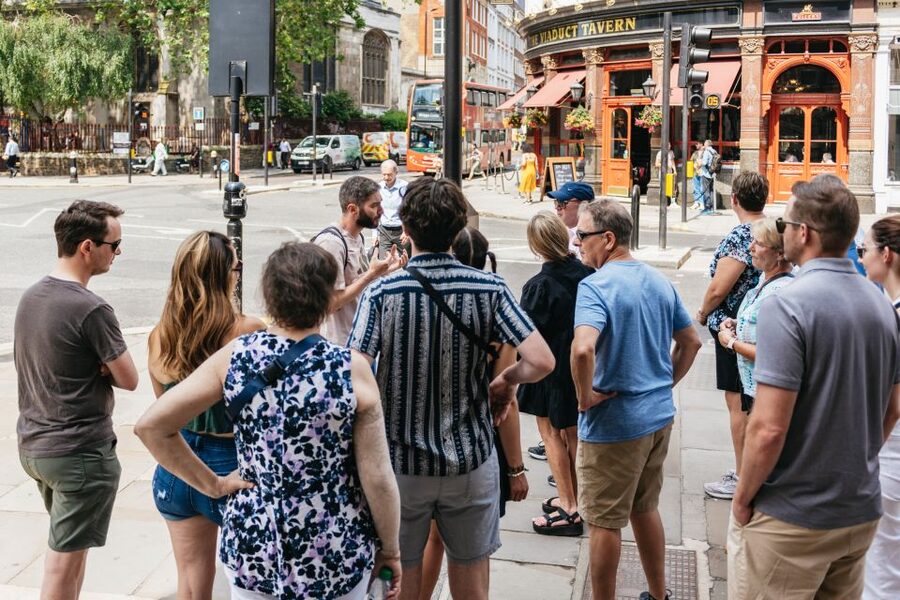London: Historic Pubs of Central London Walking Tour - Starting outside St Paul’s station