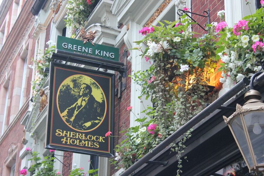London: Private Pub Tour - What Ian’s hosting suggests