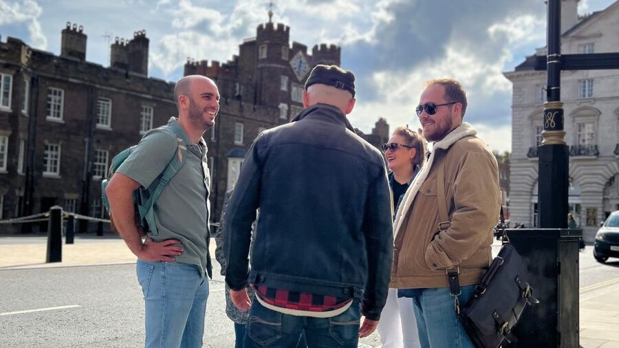 London: Royal Historic Pubs Walking Tour - What the guides do best