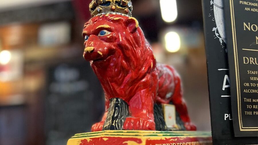 London: Royal Historic Pubs Walking Tour - Is $39 good value?