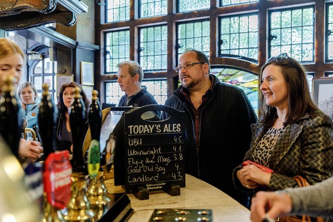 London Small Group Tour of Historical Pubs - Fleet Street, gin palaces, and the proper London boozer