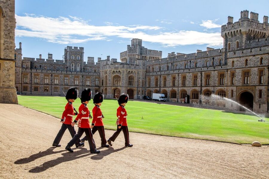 London: Windsor, Stonehenge & Bath with 14th-Century Pub - Key points to know before booking