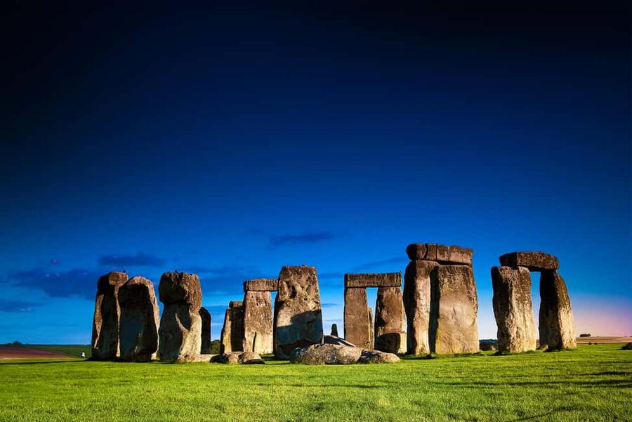 London: Windsor, Stonehenge & Bath with 14th-Century Pub - The big question: is four stops in one day too much?