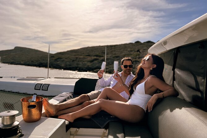 Luxury Catamaran Cruise, Dia Island –Open Bar & Lunch -Top Rated! - A catamaran designed for a long afternoon