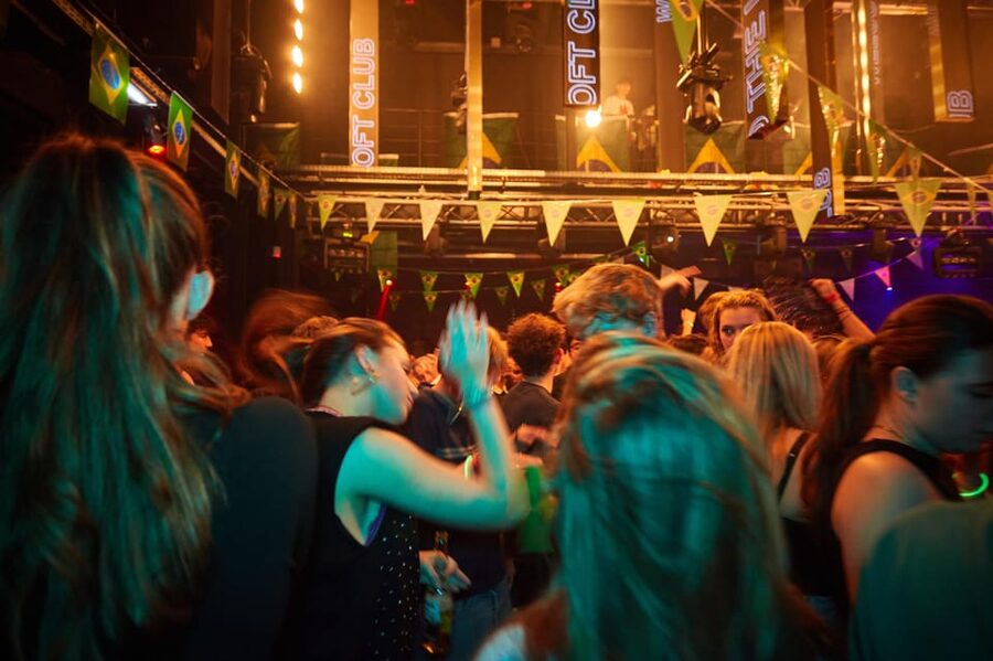 Lyon: Riviera Bar Crawl Party with Free Shots and Vip Entry - What the $23 price really covers