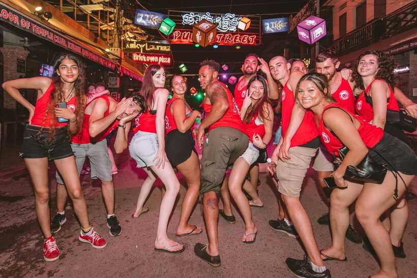 Mad Monkey Siem Reap Pub Crawl - Who will enjoy this Siem Reap night