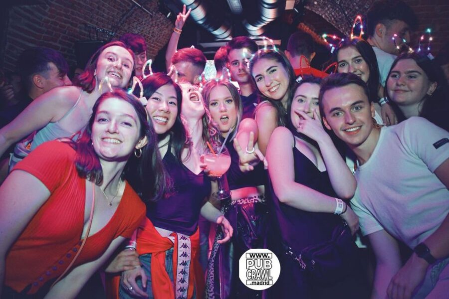 Madrid: Guided Pub Crawl Madrid Experience and Club Entry - Key points before you book