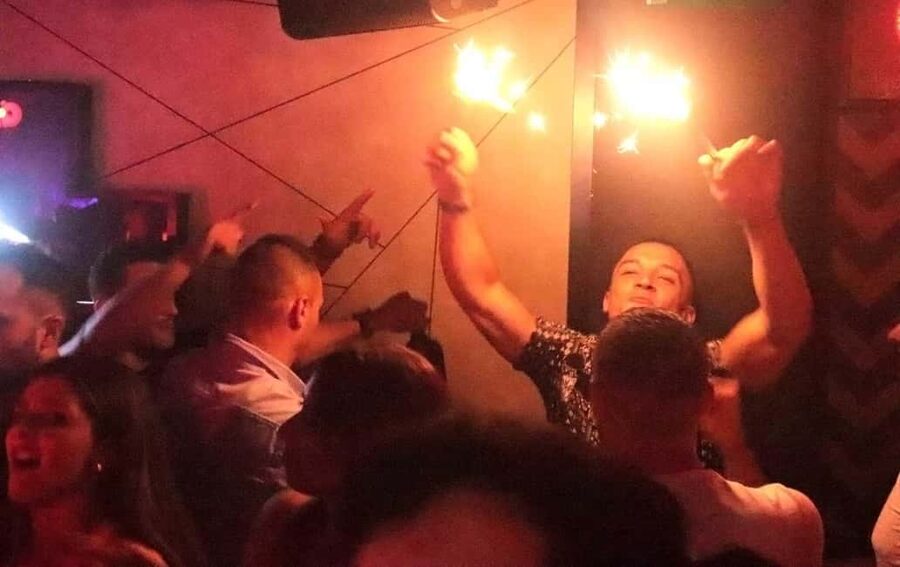 Madrid: Top Pub Crawl with Drinks and Free Nightclub Entry - What this Madrid pub crawl is really like