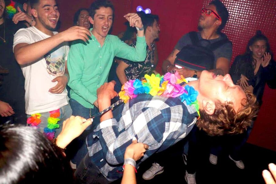 Madrid: Top Pub Crawl with Drinks and Free Nightclub Entry - Dancing through the Las Letras Quarter