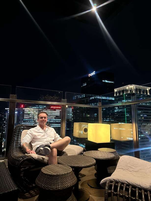 Makati Hidden Bars and Rooftop Bars with Venus - The guide makes the social part work
