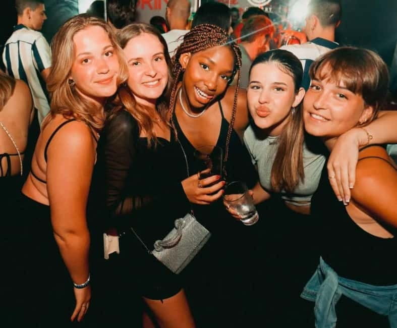 Málaga: Pub Crawl Málaga Madness - The one-minute walk to the first secret stop
