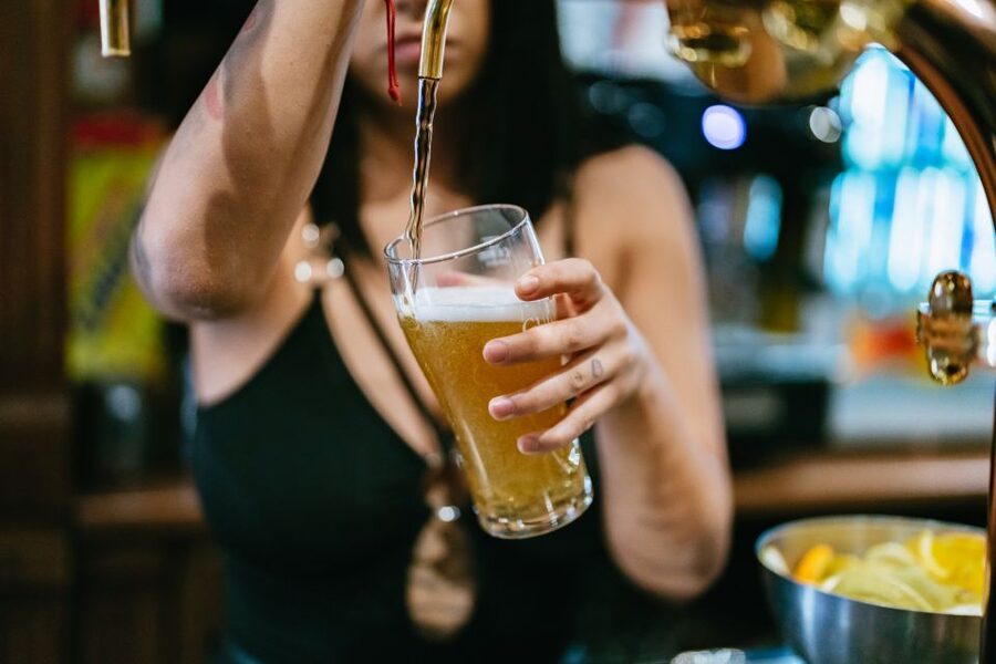 Malaga: Pubs and Clubs Crawl - The secret stops and the move toward club night