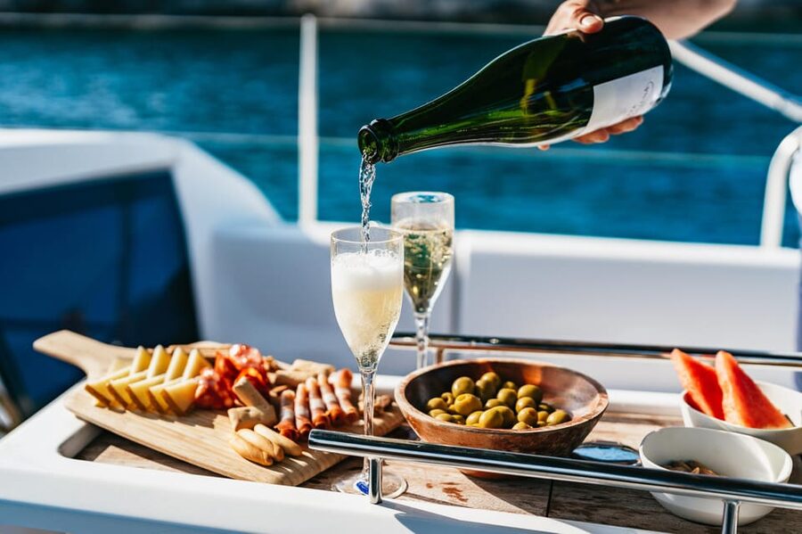 Mallorca: Midday or Sunset Sailing with Snacks and Open Bar - Key Points Before You Book