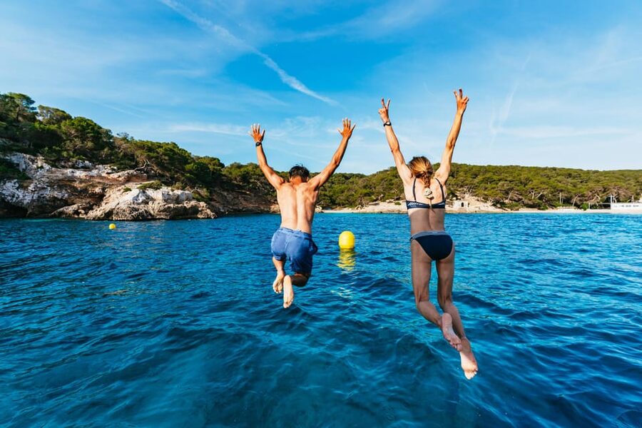 Mallorca: Midday or Sunset Sailing with Snacks and Open Bar - The First 90 Minutes: Palma Bay From the Open Sea