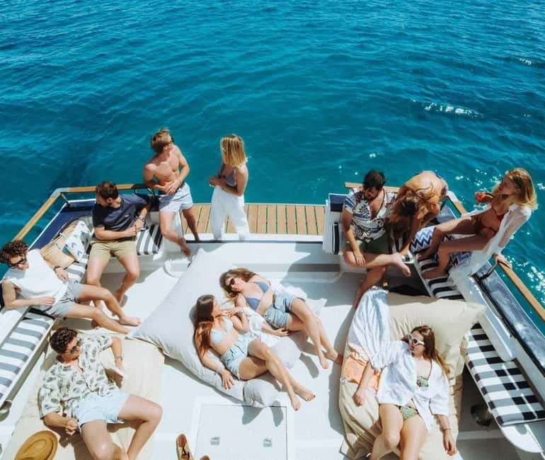 Mallorca: Palma Boat Tour & Snorkeling with Drink Included - Getting to the boat without stress