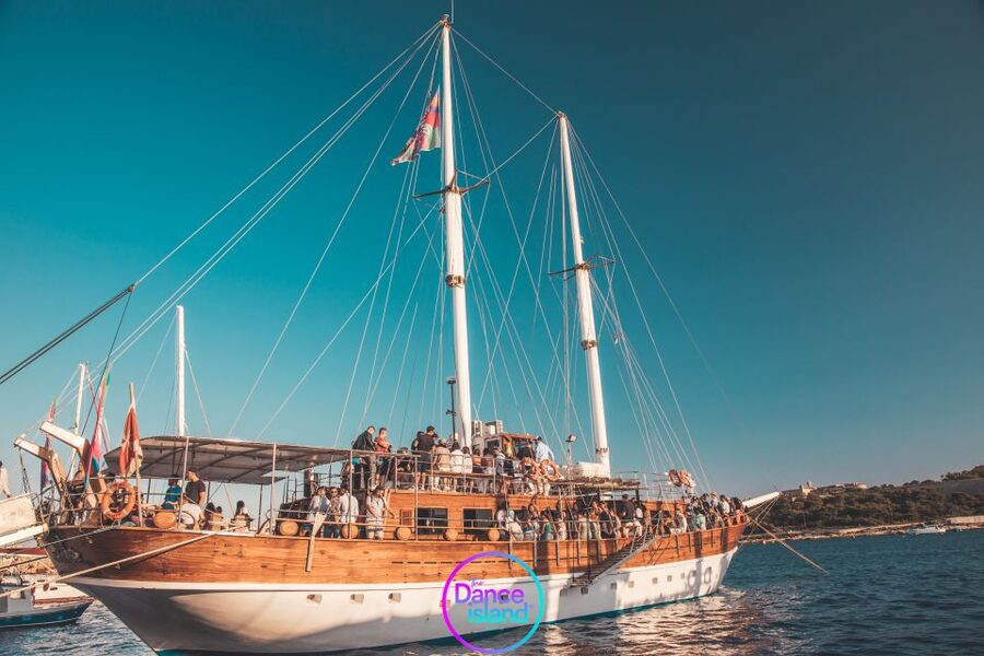 Malta: Sailboat Party with an Open Bar, Snack, and Swimming - Malta’s coast from the water
