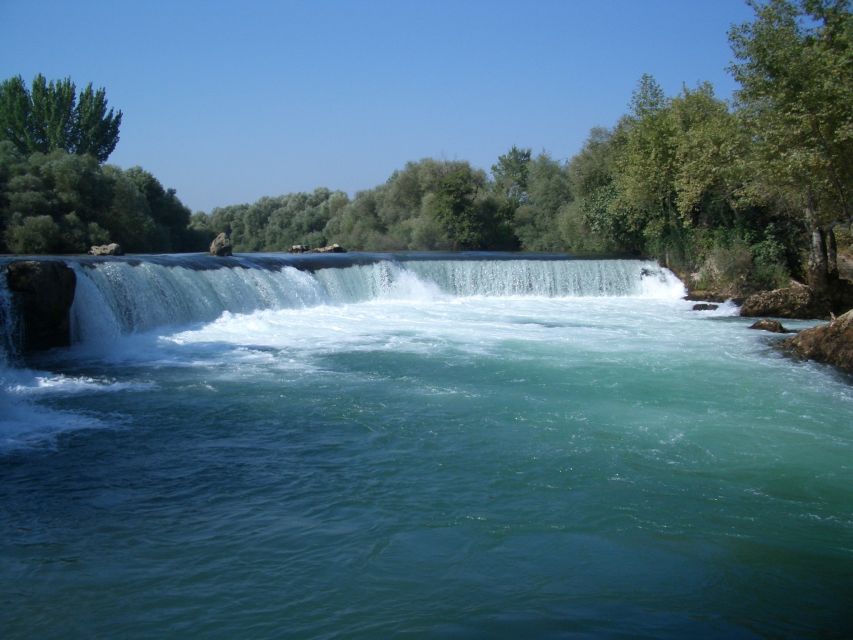 Manavgat Cruise & Grand Bazaar w/Lunch and Unlimited Drinks - Manavgat shopping: two very different stops