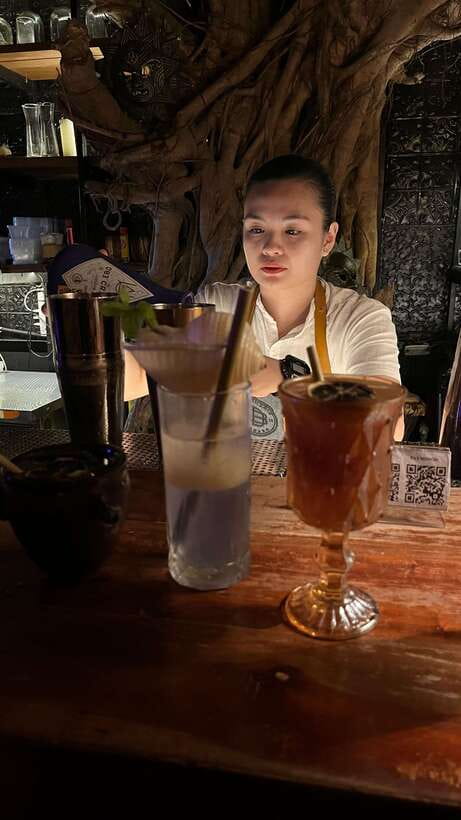 Manila Ultimate Nightlife Pub Crawl - What $54 buys you, and what it does not