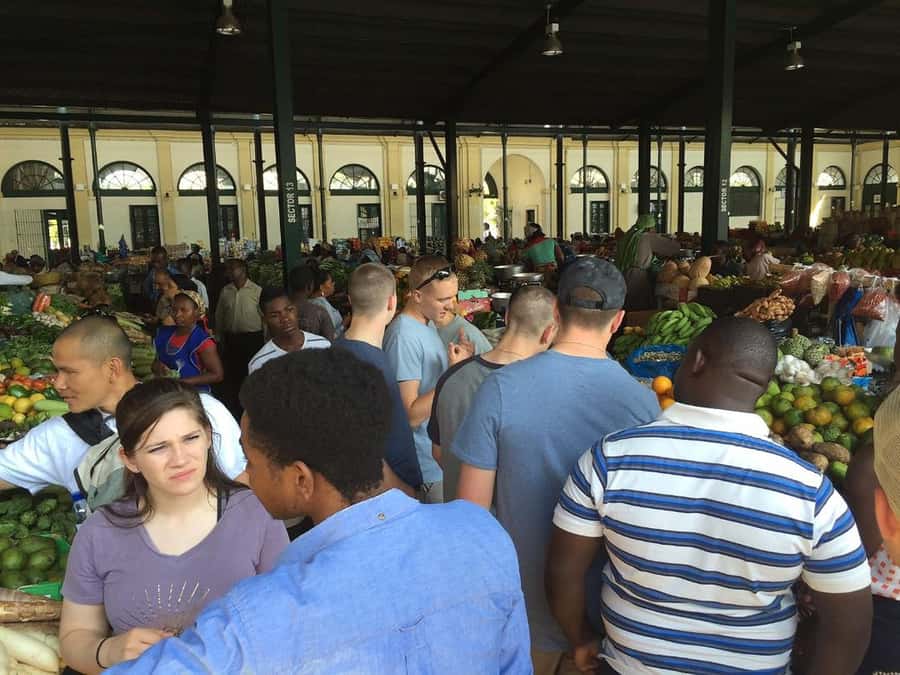 Maputo: Highlights Tour with Local Beer Tasting - The railway station and its museum