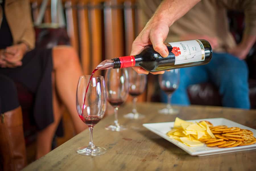 Margaret River: Winery Tour with Lunch and Brewery Visit - Three boutique wineries, each with a different role