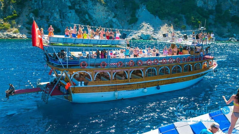 Marmaris: Boat Trip w/Lunch, Transfer & Unlimited Drinks - BBQ lunch is practical and filling