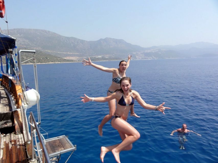 Marmaris: Boat Trip with Unlimited Drinks and BBQ Lunch - Hotel pickup makes the morning easier