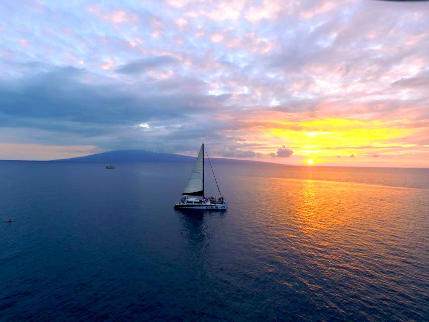 Maui: 2 Hour Sunset Dinner Sail with Open Bar and Appetizers - Key things to know before booking