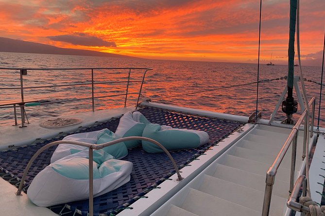 Maui: Original Sunset Cruise with Open Bar from Ka’anapali Beach - Arriving at 2435 Kaanapali Parkway