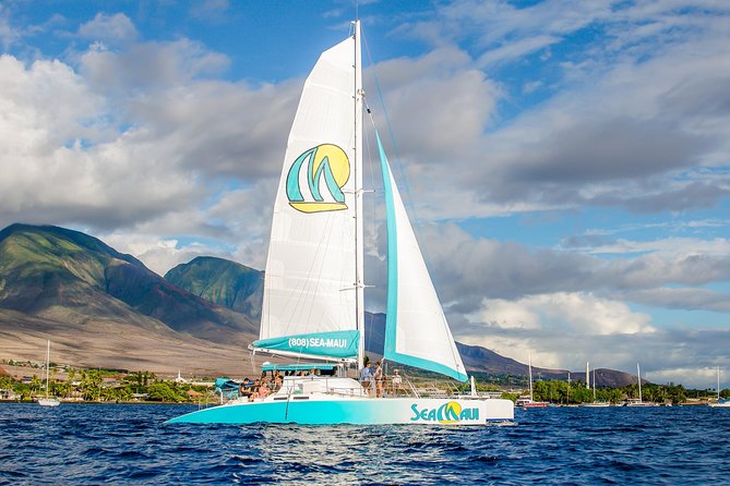 Maui: Original Sunset Cruise with Open Bar from Ka’anapali Beach - How lively is the boat?