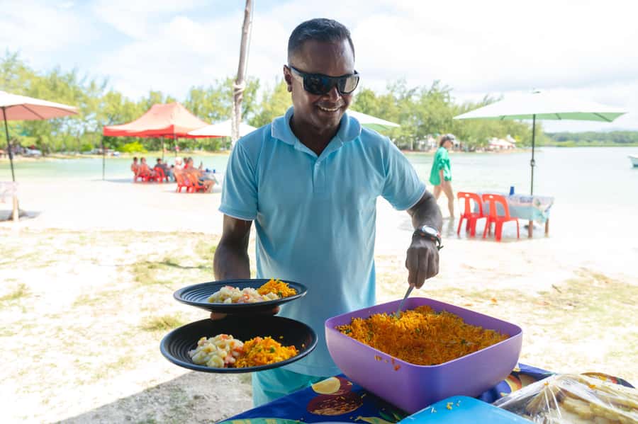 Mauritius: Speedboat Ile aux Cerfs, GRSE Waterfall, BBQ, Bar - What to pack for the boat and beach