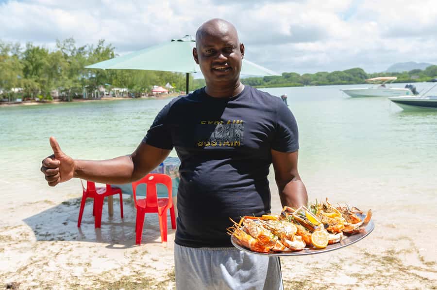 Mauritius: Speedboat Ile aux Cerfs, GRSE Waterfall, BBQ, Bar - Two hours on the white sand of Ile aux Cerfs