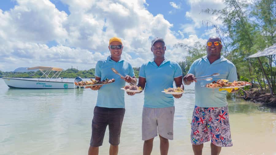 Mauritius: Speedboat Ile aux Cerfs, GRSE Waterfall, BBQ, Bar - Live music and Sega entertainment