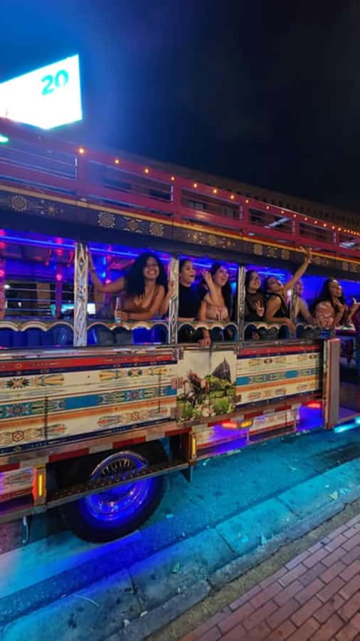 MEDELLIN: CITY TOUR CITY NIGHT TOUR + OPEN BAR - The Golden Mile and Provenza
