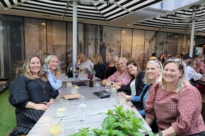 Melbourne: Hidden Bar and Cocktail Tour - Stop one: the first surprise behind an ordinary entrance