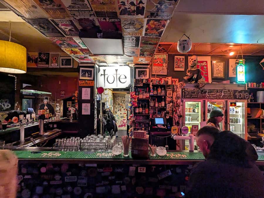 Melbourne Music Venue Pub Crawl with History + 2 Free Drinks - Key points to know before booking