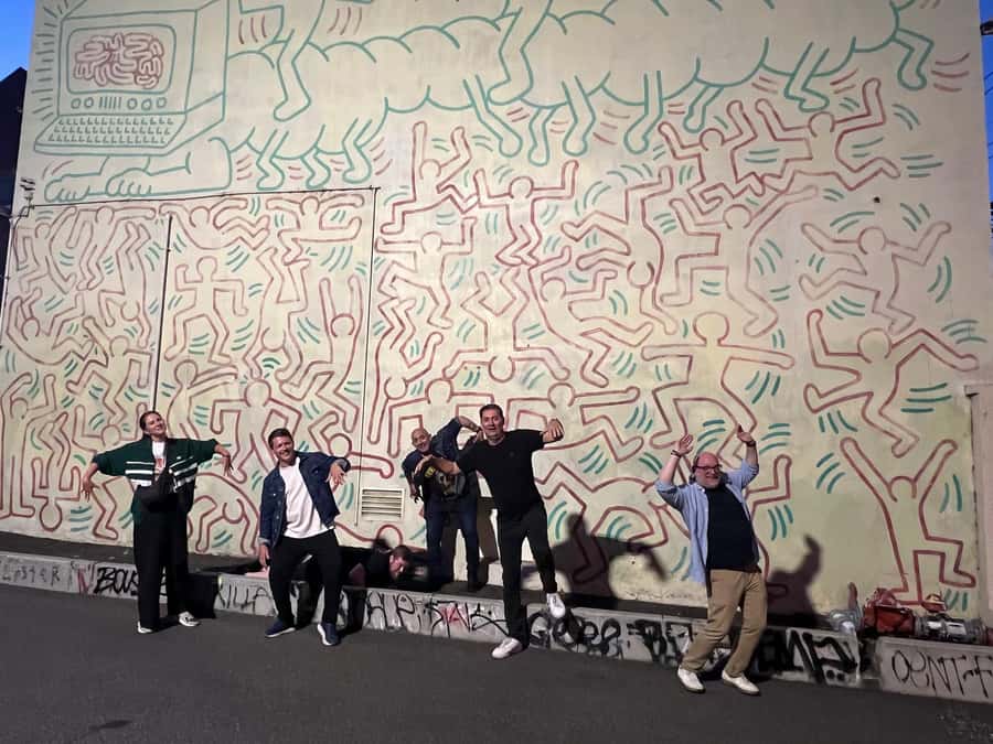 Melbourne Music Venue Pub Crawl with History + 2 Free Drinks - Nighthawks brings a different mood