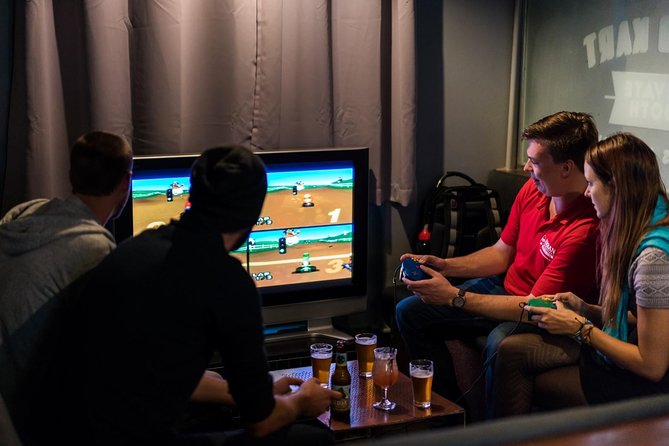 Melbourne's Living Laneway Scene: Local Bars and Their Stories - Timing, pace, and the social side