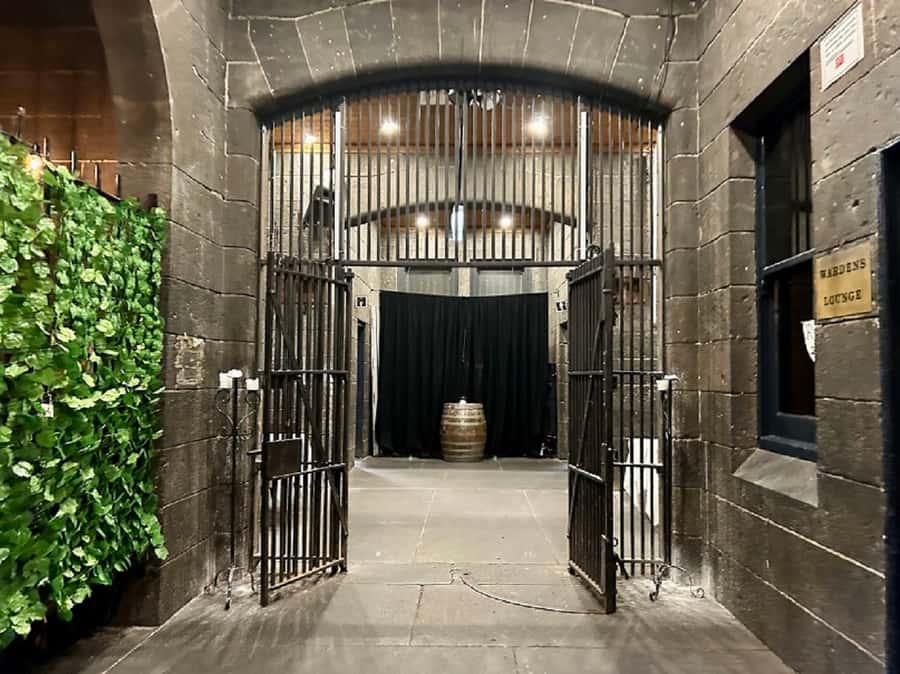 Melbourne: Spirits and Ales Haunted Pub Walking Tour - A ghost tour built around Melbourne’s pubs