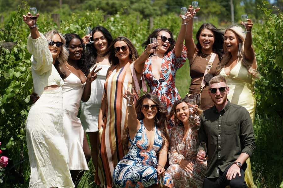 Melbourne: Yarra Valley Wine, Cider, Gin, Beer, & Choc Tour - Meeting in East Melbourne at 8:45am
