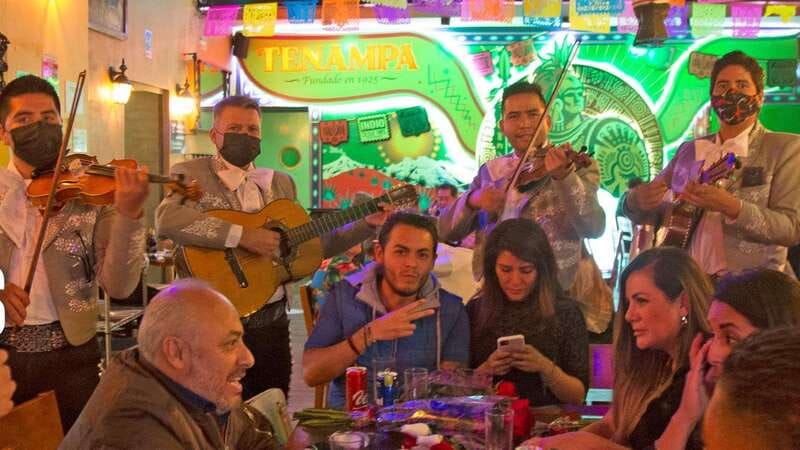 Mexico City: Traditional Mexican Bars of the Historic Center - Why a cantina tour works well in Mexico City